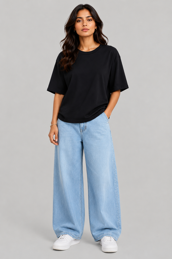 BLACK CROP TOP + BLUE BAGGY JEANS